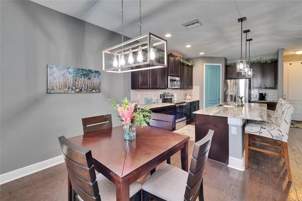 Activo con contrato: $550,000 (4 camas, 3 baños, 3091 Pies cuadrados)