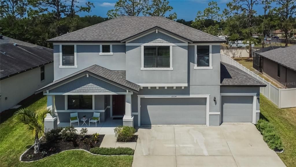 Activo con contrato: $550,000 (4 camas, 3 baños, 3091 Pies cuadrados)