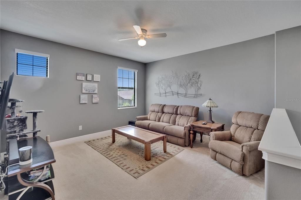 Activo con contrato: $550,000 (4 camas, 3 baños, 3091 Pies cuadrados)