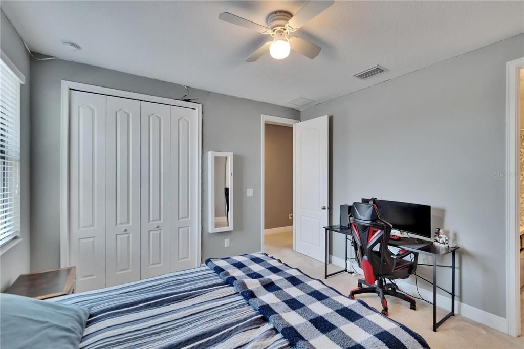 Activo con contrato: $550,000 (4 camas, 3 baños, 3091 Pies cuadrados)