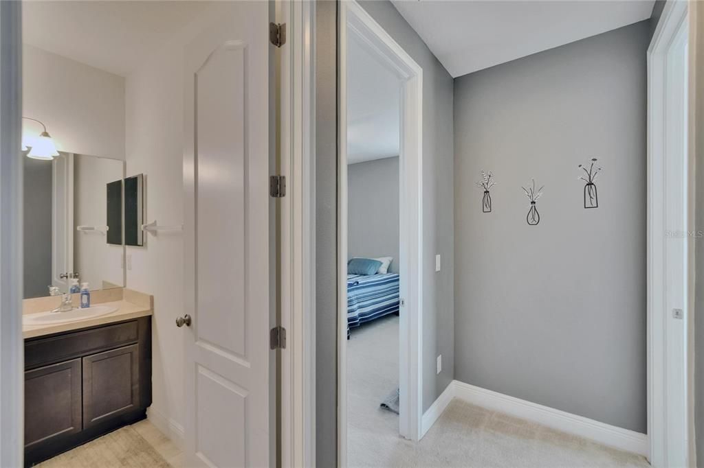 Activo con contrato: $550,000 (4 camas, 3 baños, 3091 Pies cuadrados)