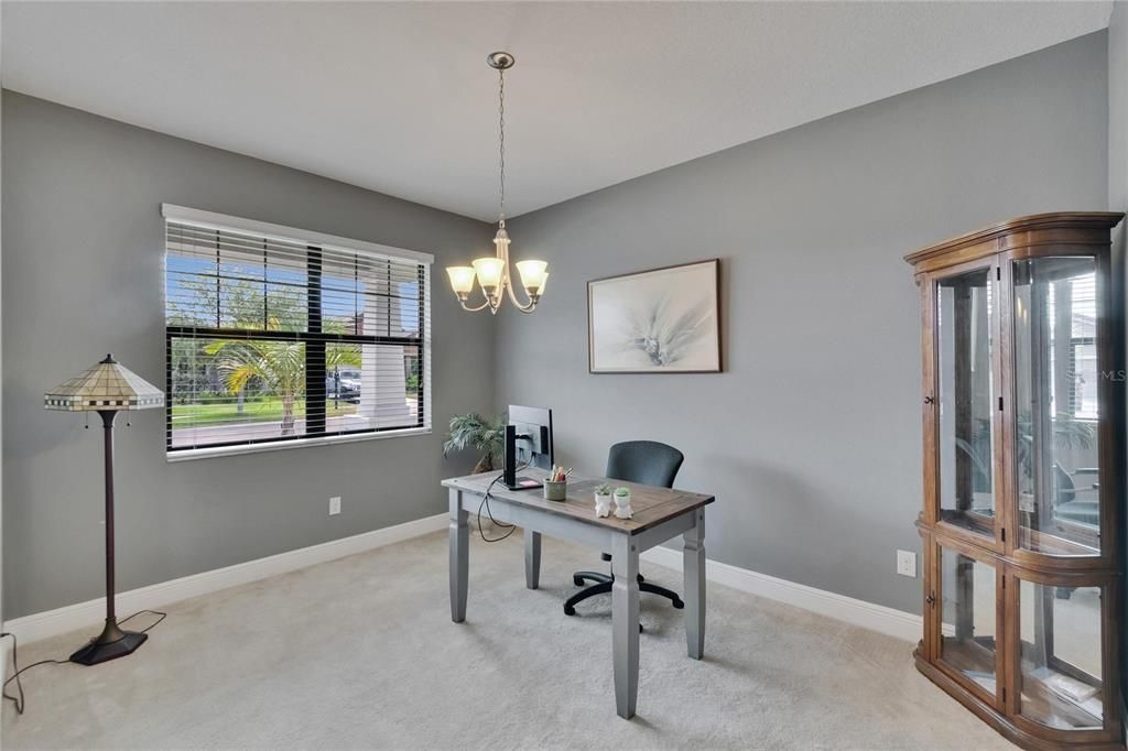 Activo con contrato: $550,000 (4 camas, 3 baños, 3091 Pies cuadrados)