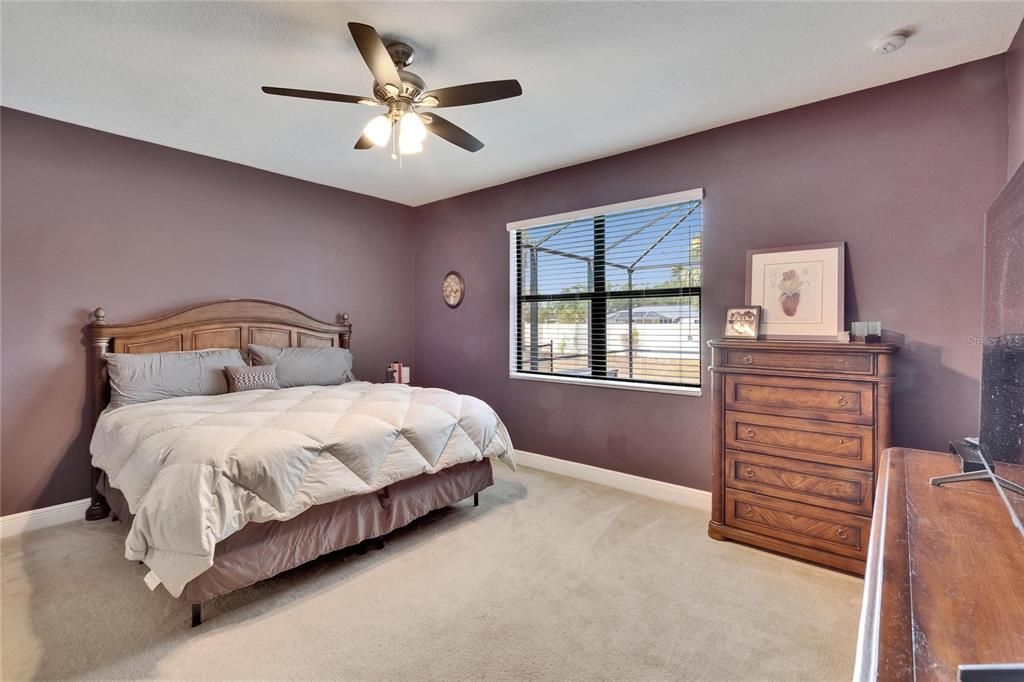 Activo con contrato: $550,000 (4 camas, 3 baños, 3091 Pies cuadrados)