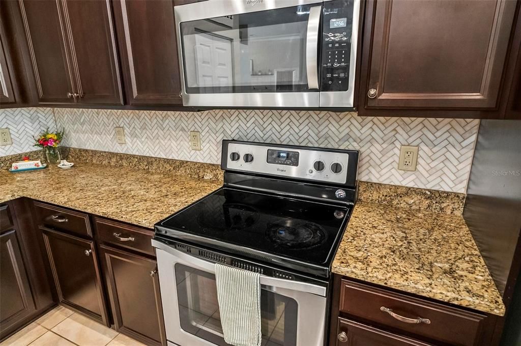 For Sale: $549,000 (3 beds, 2 baths, 1838 Square Feet)