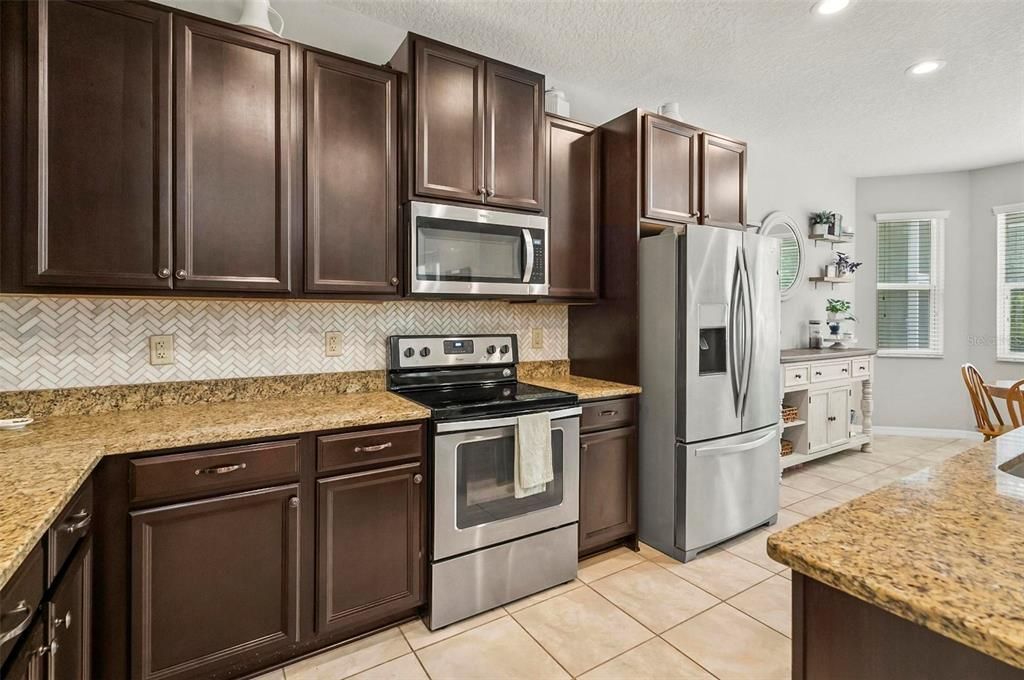 For Sale: $549,000 (3 beds, 2 baths, 1838 Square Feet)