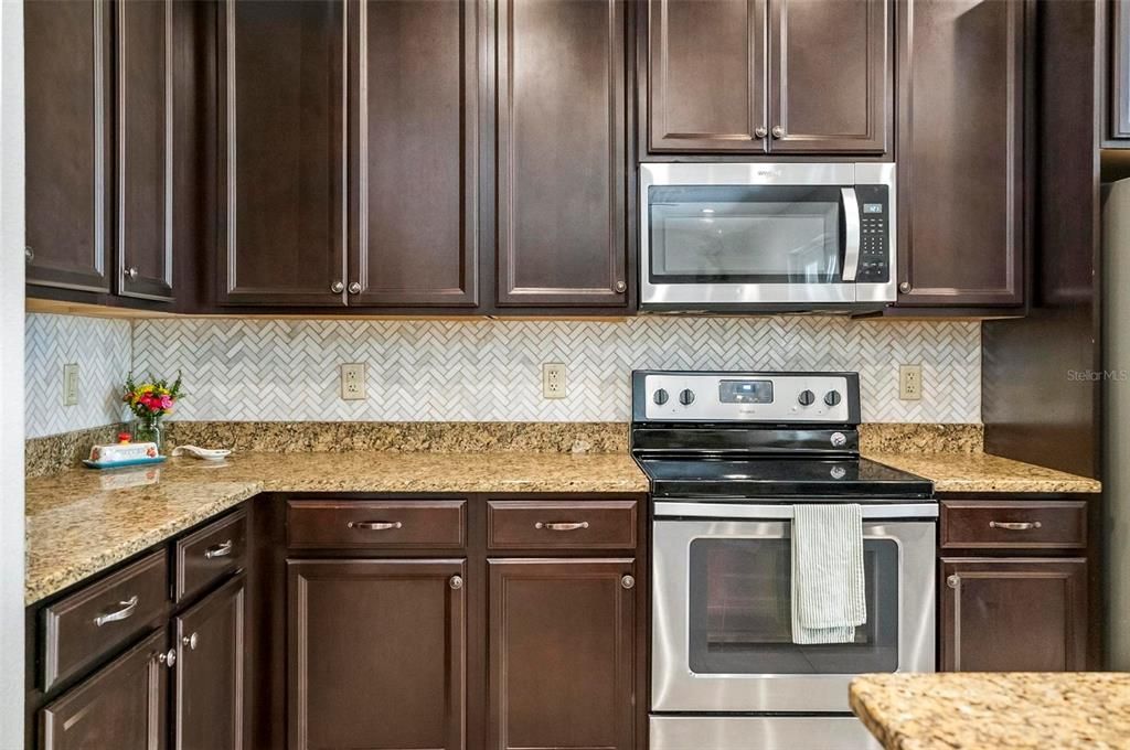 For Sale: $549,000 (3 beds, 2 baths, 1838 Square Feet)