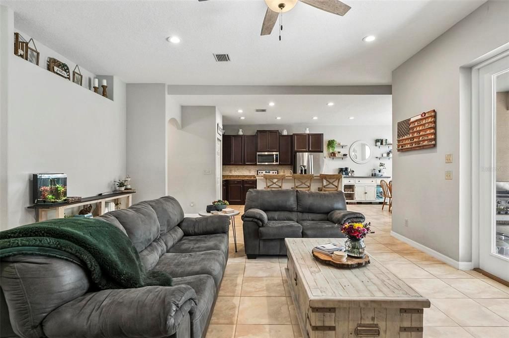 For Sale: $549,000 (3 beds, 2 baths, 1838 Square Feet)