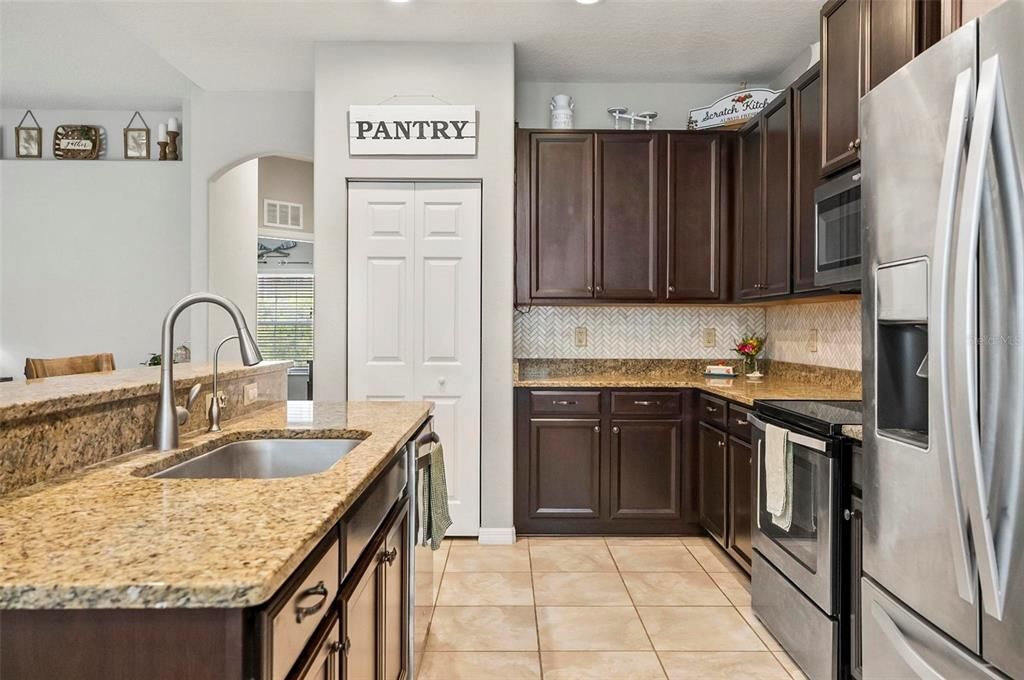 For Sale: $549,000 (3 beds, 2 baths, 1838 Square Feet)