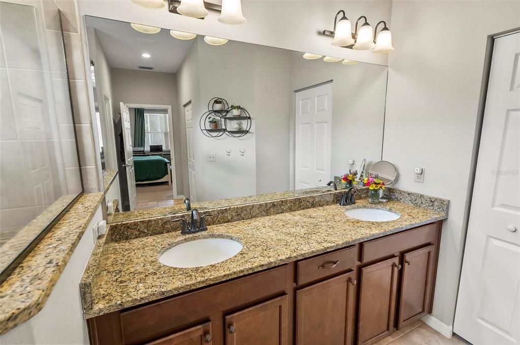 For Sale: $549,000 (3 beds, 2 baths, 1838 Square Feet)