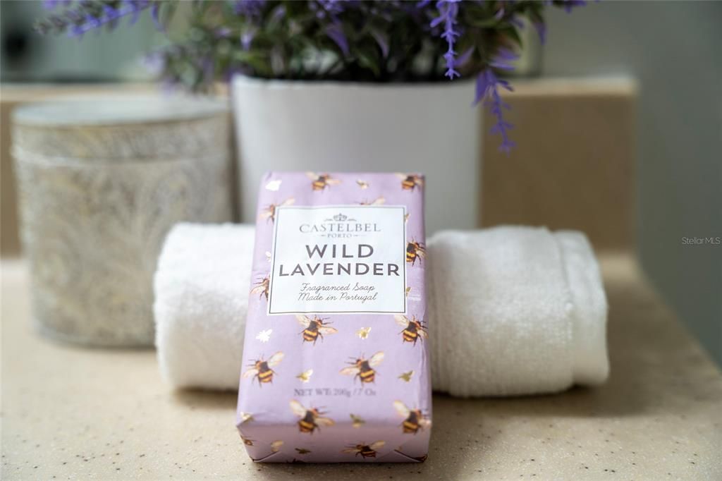 合同活跃: $248,000 (2 贝兹, 2 浴室, 1174 平方英尺)