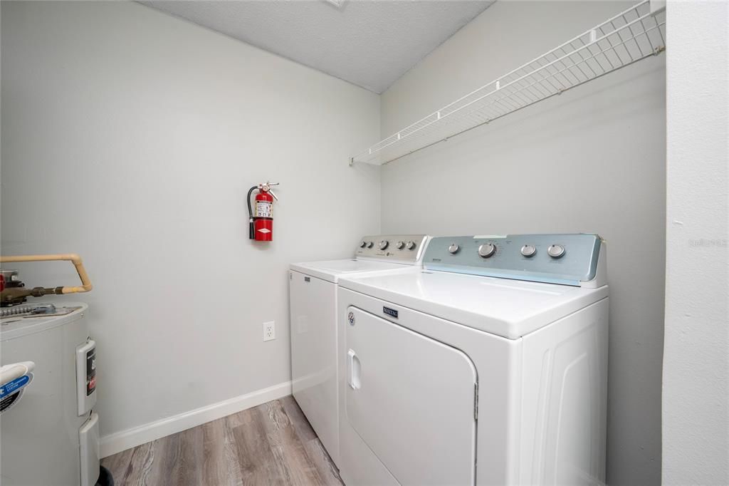 合同活跃: $248,000 (2 贝兹, 2 浴室, 1174 平方英尺)