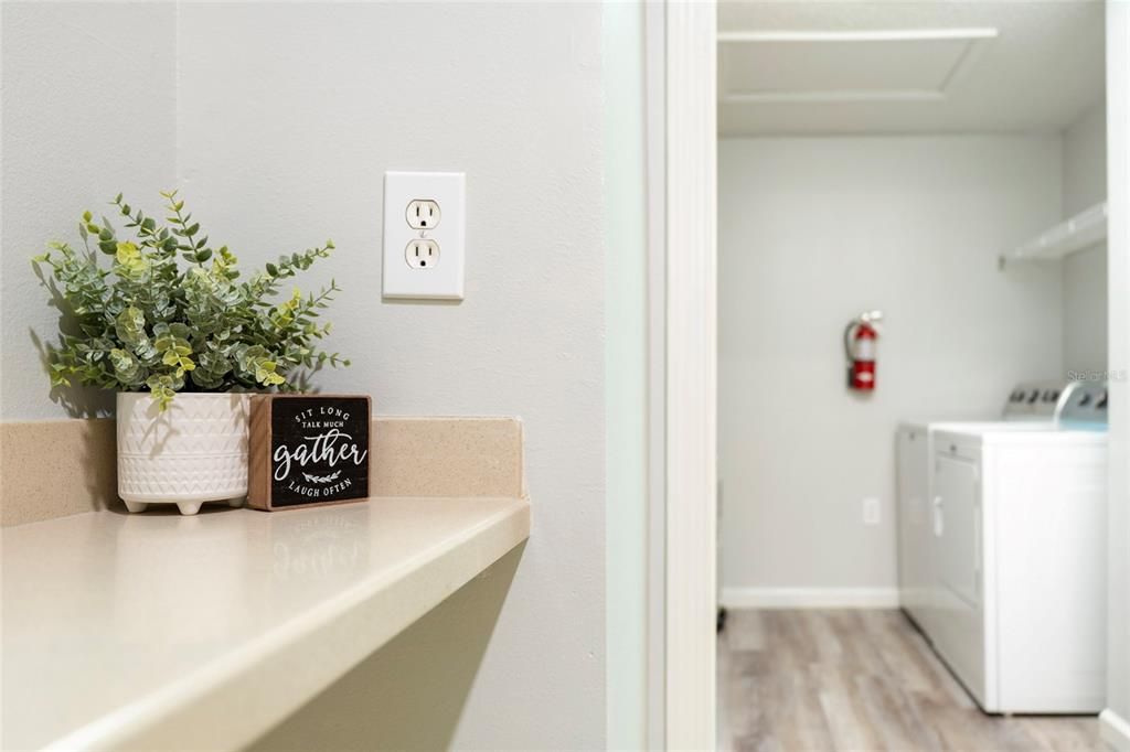 合同活跃: $248,000 (2 贝兹, 2 浴室, 1174 平方英尺)