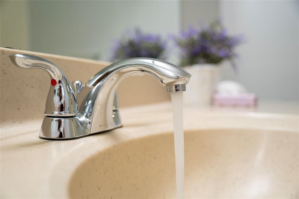 合同活跃: $248,000 (2 贝兹, 2 浴室, 1174 平方英尺)