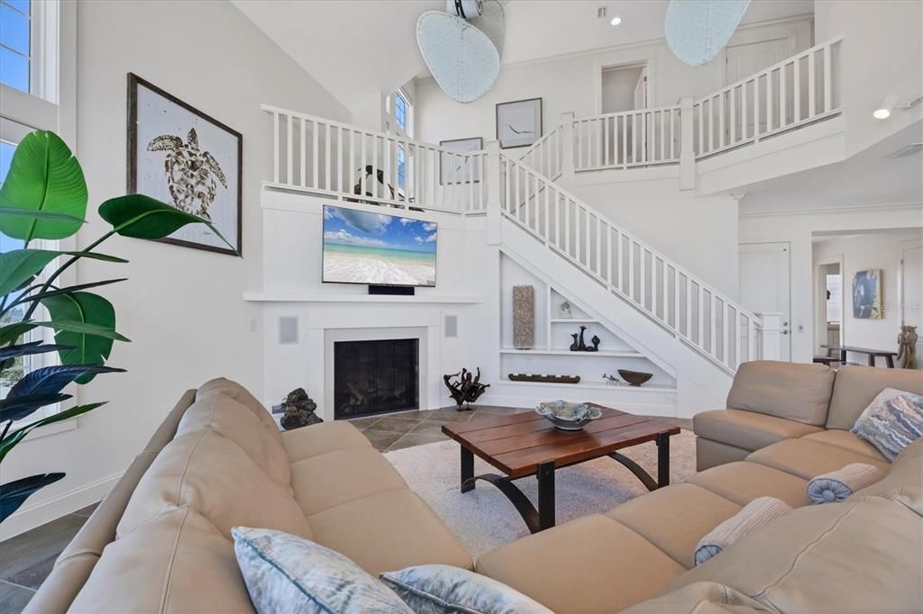 На продажу: $3,150,000 (3 спален, 3 ванн, 3204 Квадратных фут)