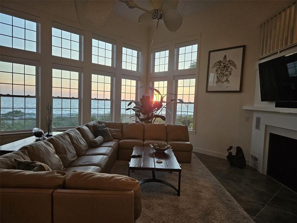 На продажу: $3,150,000 (3 спален, 3 ванн, 3204 Квадратных фут)