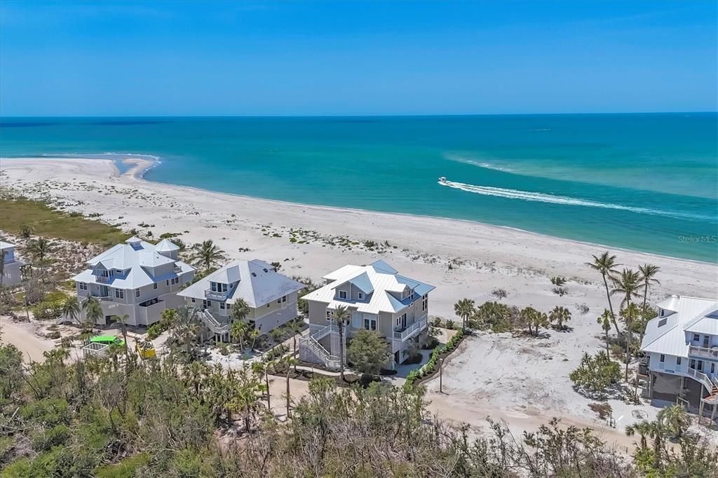 На продажу: $3,150,000 (3 спален, 3 ванн, 3204 Квадратных фут)