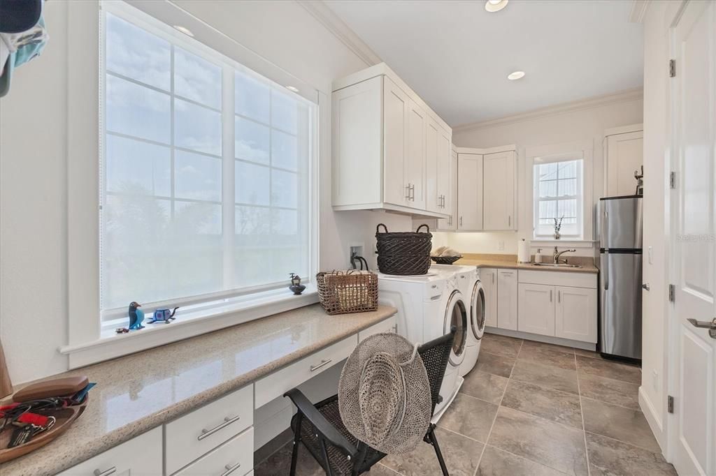 На продажу: $3,150,000 (3 спален, 3 ванн, 3204 Квадратных фут)