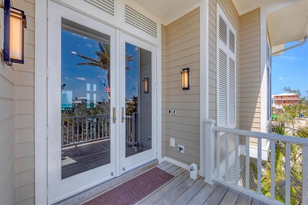 На продажу: $3,150,000 (3 спален, 3 ванн, 3204 Квадратных фут)