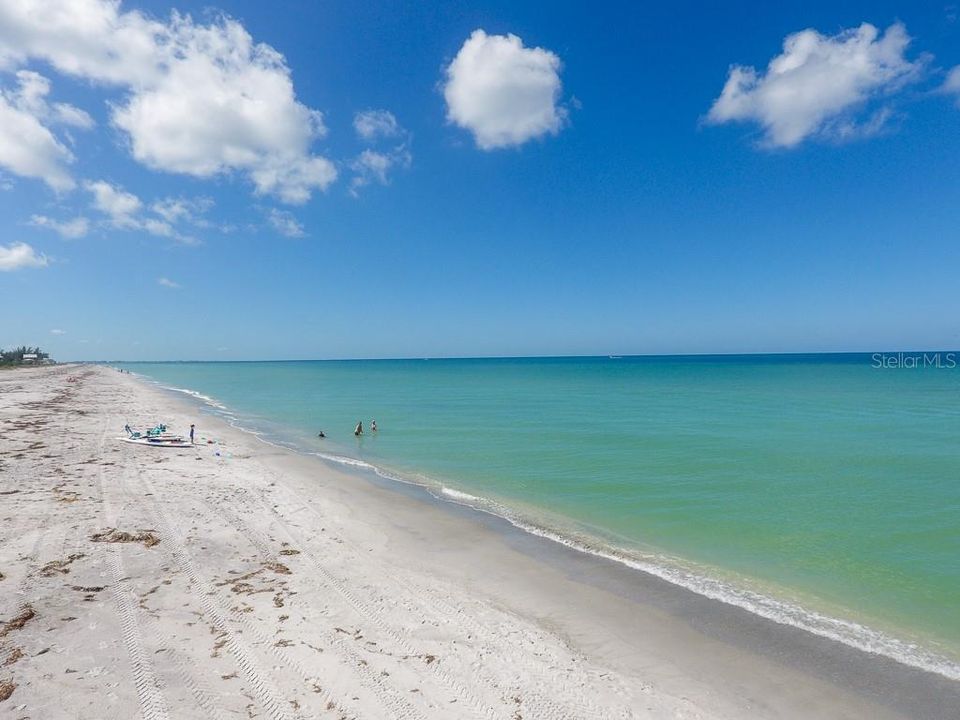 На продажу: $3,150,000 (3 спален, 3 ванн, 3204 Квадратных фут)