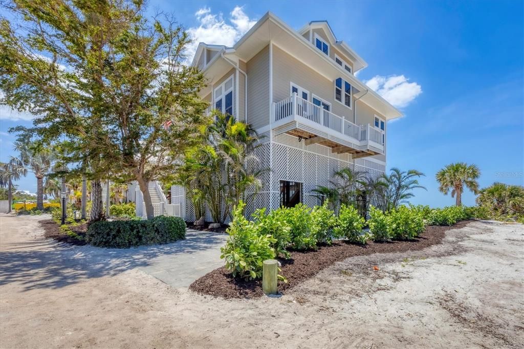 На продажу: $3,150,000 (3 спален, 3 ванн, 3204 Квадратных фут)