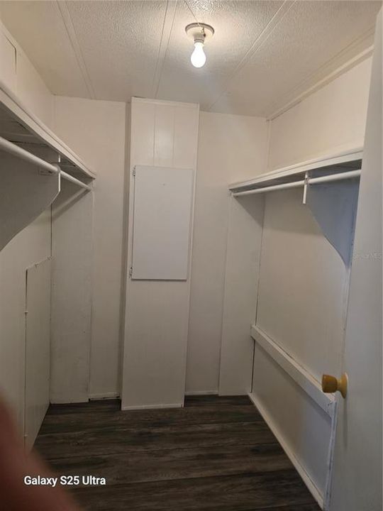 For Sale: $189,000 (3 beds, 2 baths, 1320 Square Feet)