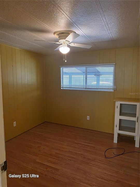 For Sale: $189,000 (3 beds, 2 baths, 1320 Square Feet)