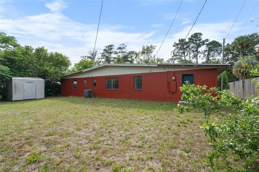 合同活跃: $219,900 (3 贝兹, 2 浴室, 1296 平方英尺)