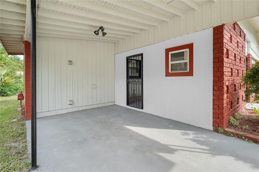 合同活跃: $219,900 (3 贝兹, 2 浴室, 1296 平方英尺)