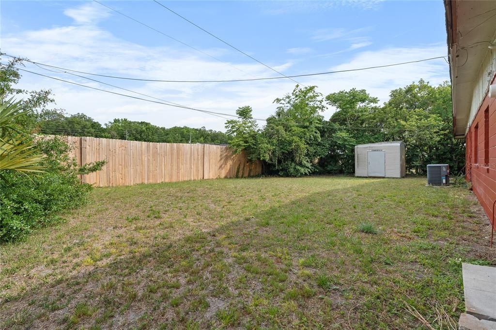 合同活跃: $219,900 (3 贝兹, 2 浴室, 1296 平方英尺)