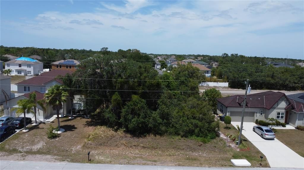 На продажу: $65,000 (0.19 acres)