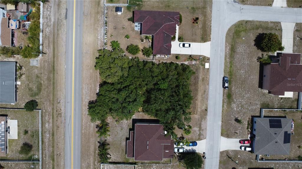 На продажу: $65,000 (0.19 acres)