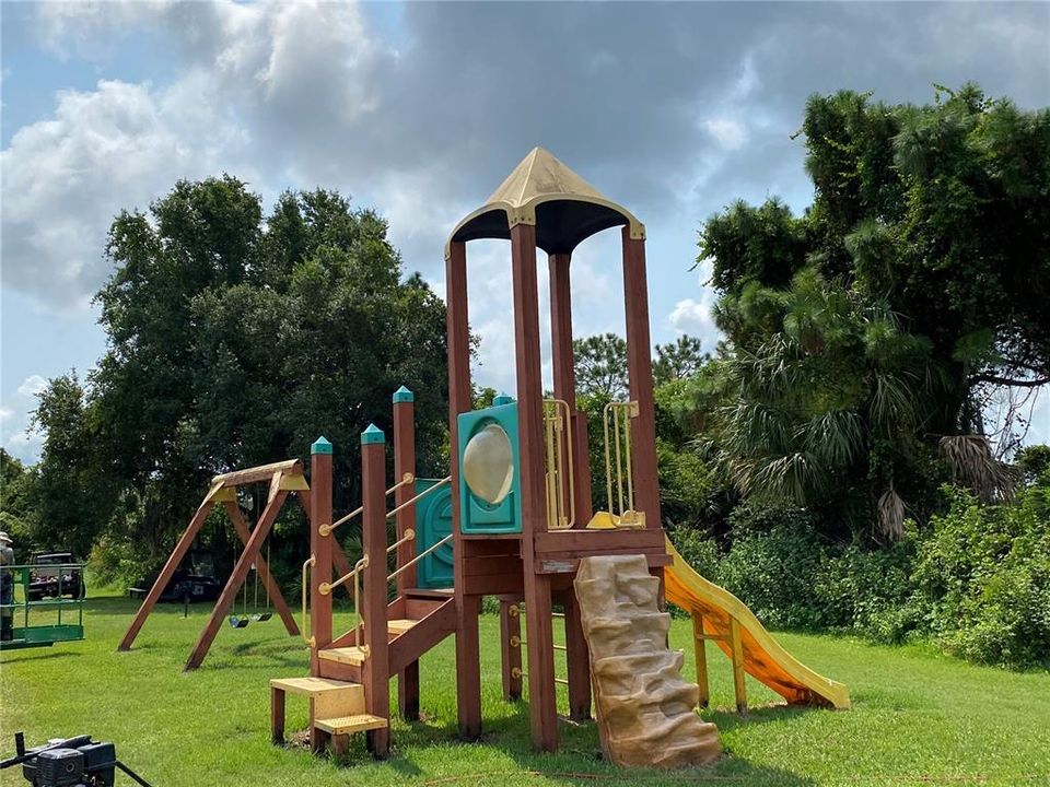 待售: $120,000 (1 贝兹, 1 浴室, 546 平方英尺)