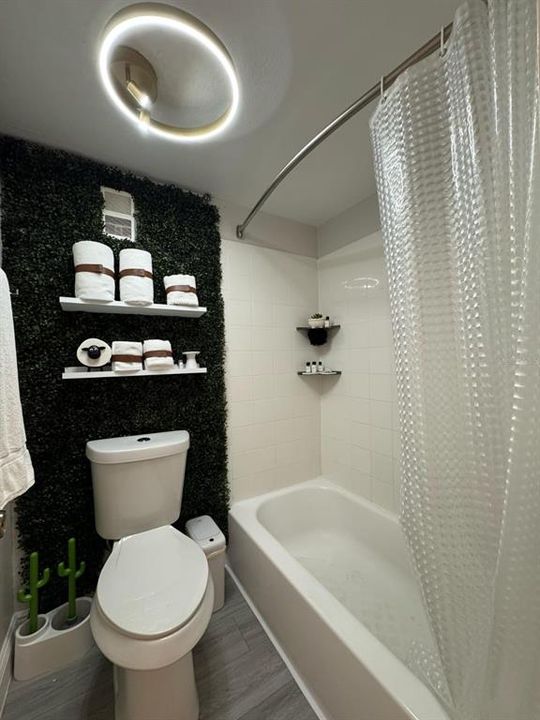 待售: $120,000 (1 贝兹, 1 浴室, 546 平方英尺)