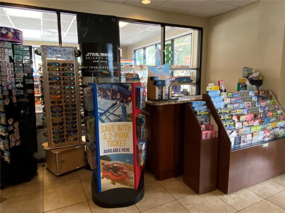 待售: $120,000 (1 贝兹, 1 浴室, 546 平方英尺)