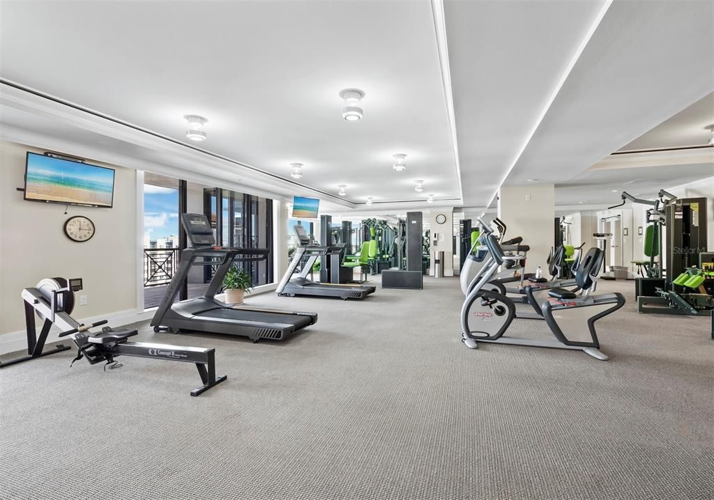 For Sale: $3,890,000 (3 beds, 4 baths, 4095 Square Feet)