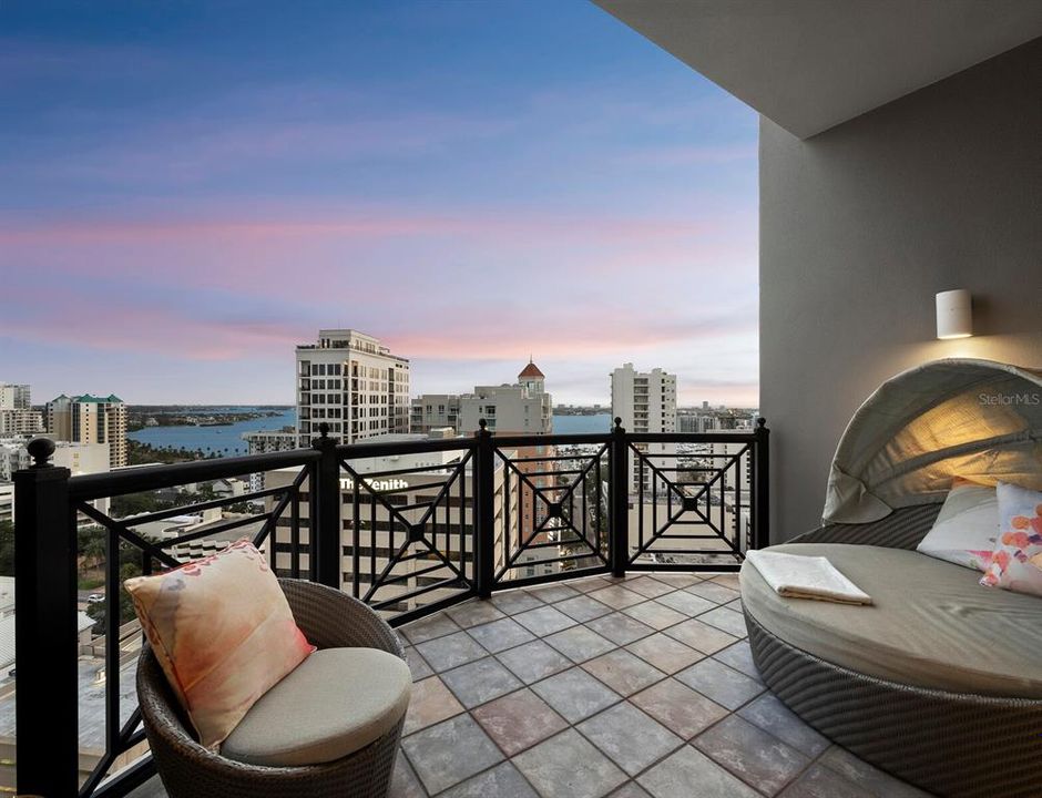 For Sale: $3,890,000 (3 beds, 4 baths, 4095 Square Feet)