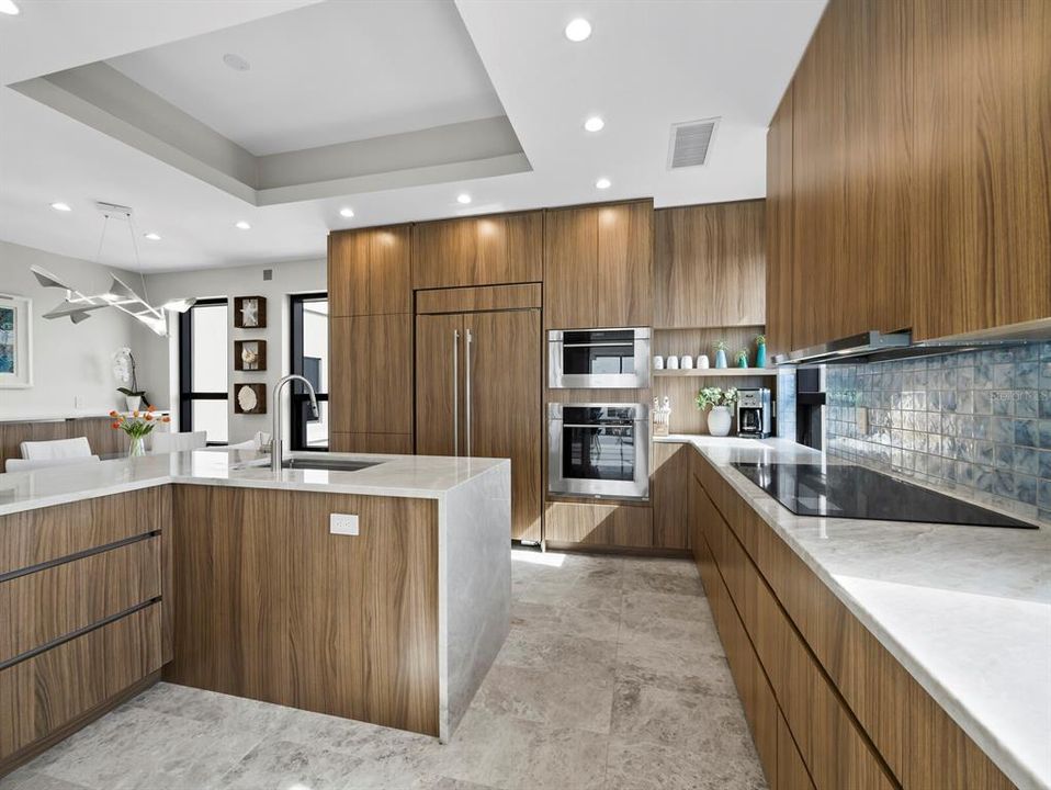 For Sale: $3,890,000 (3 beds, 4 baths, 4095 Square Feet)