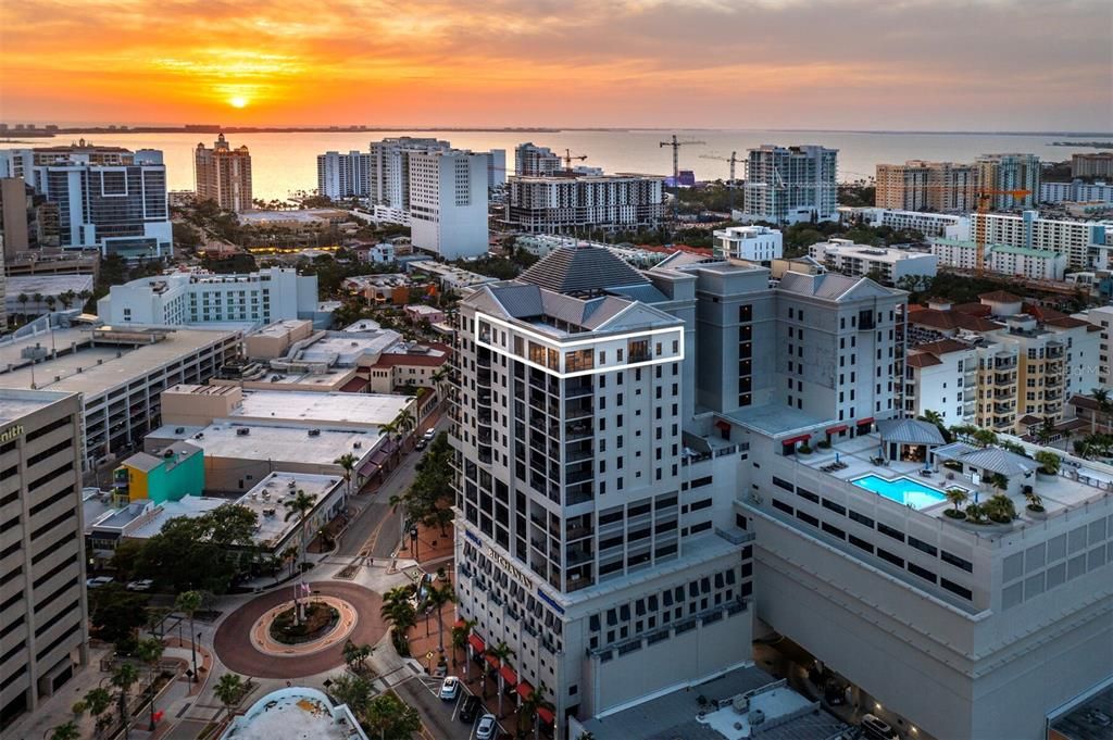 For Sale: $3,890,000 (3 beds, 4 baths, 4095 Square Feet)