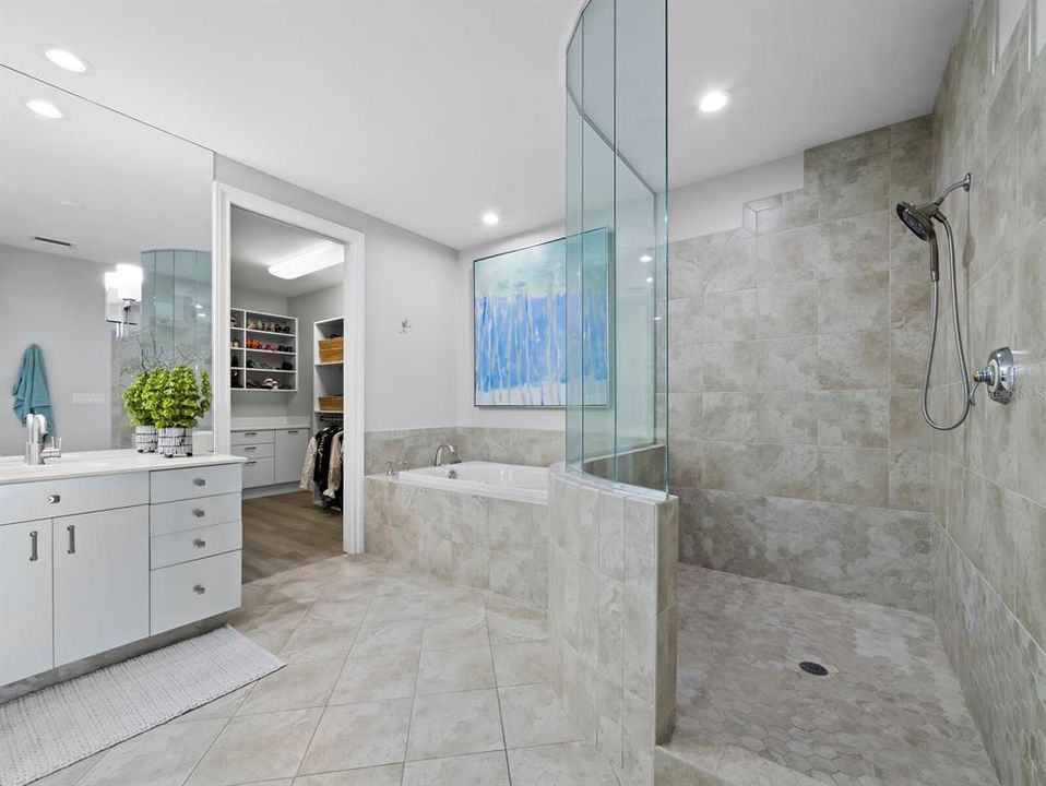 For Sale: $3,890,000 (3 beds, 4 baths, 4095 Square Feet)