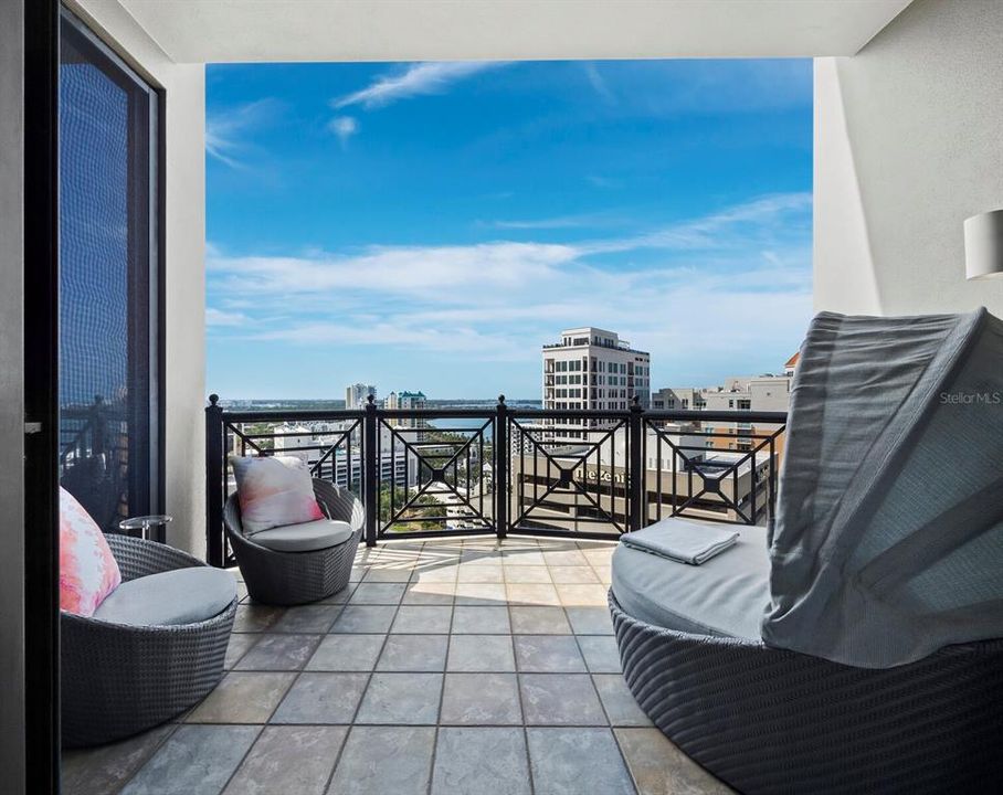 For Sale: $3,890,000 (3 beds, 4 baths, 4095 Square Feet)