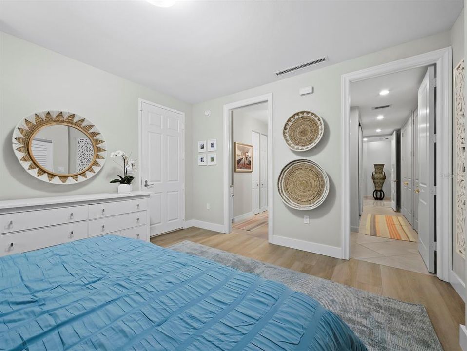 For Sale: $3,890,000 (3 beds, 4 baths, 4095 Square Feet)