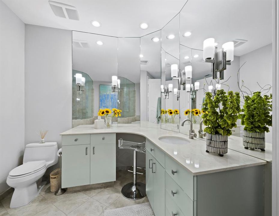 For Sale: $3,890,000 (3 beds, 4 baths, 4095 Square Feet)