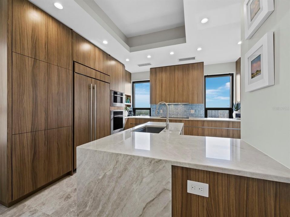 For Sale: $3,890,000 (3 beds, 4 baths, 4095 Square Feet)