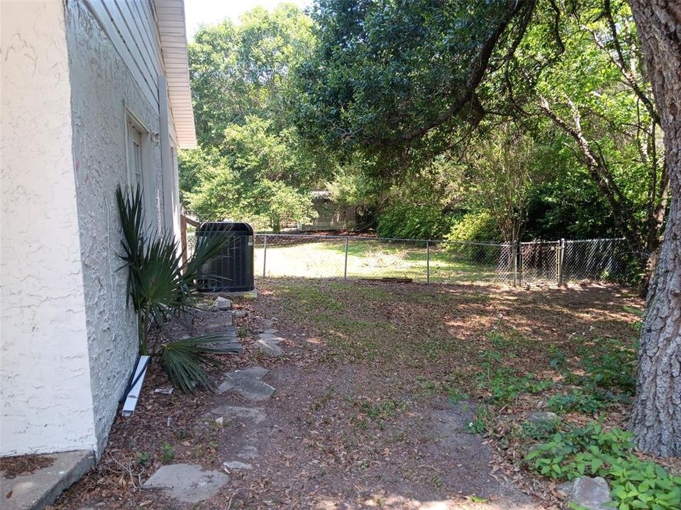 For Sale: $267,000 (3 beds, 2 baths, 1256 Square Feet)