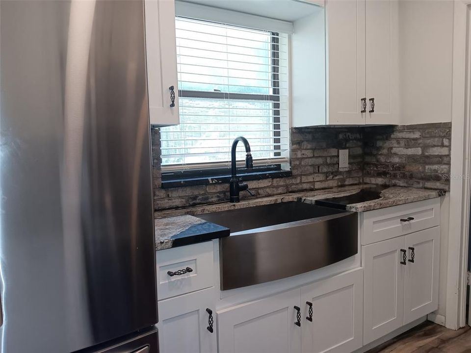 For Sale: $267,000 (3 beds, 2 baths, 1256 Square Feet)