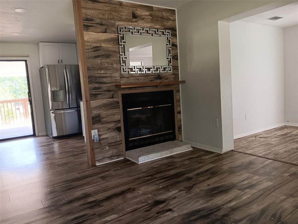 For Sale: $267,000 (3 beds, 2 baths, 1256 Square Feet)