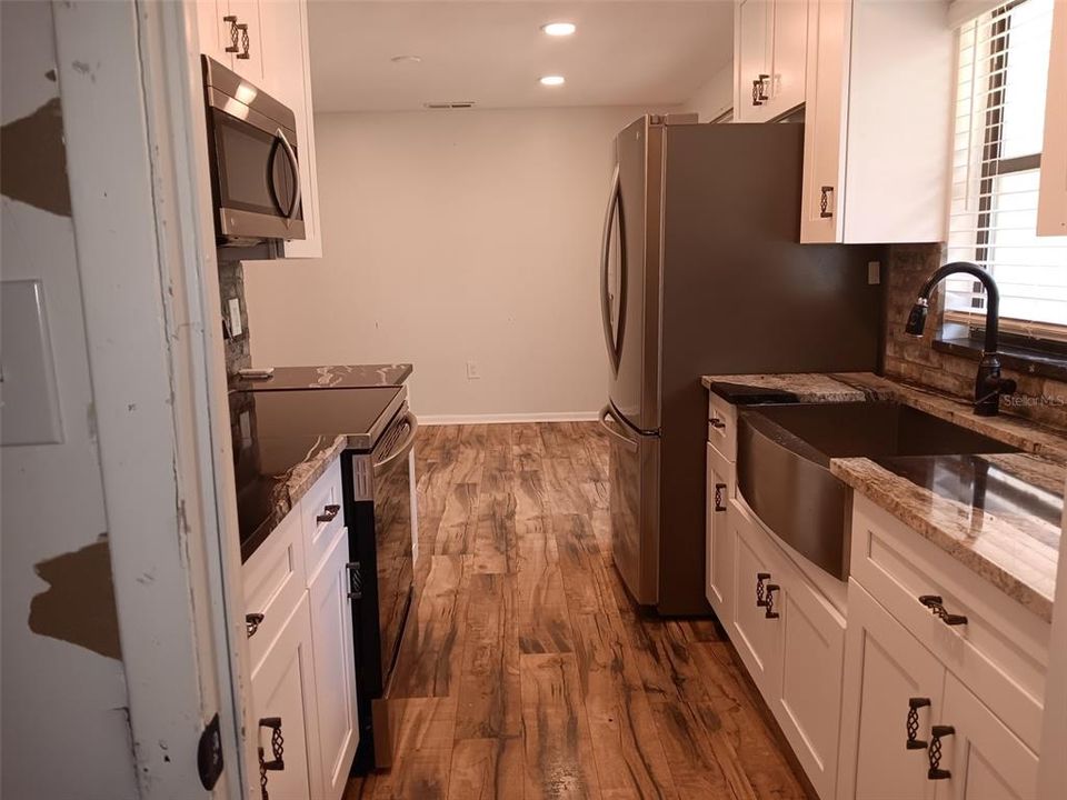 For Sale: $267,000 (3 beds, 2 baths, 1256 Square Feet)