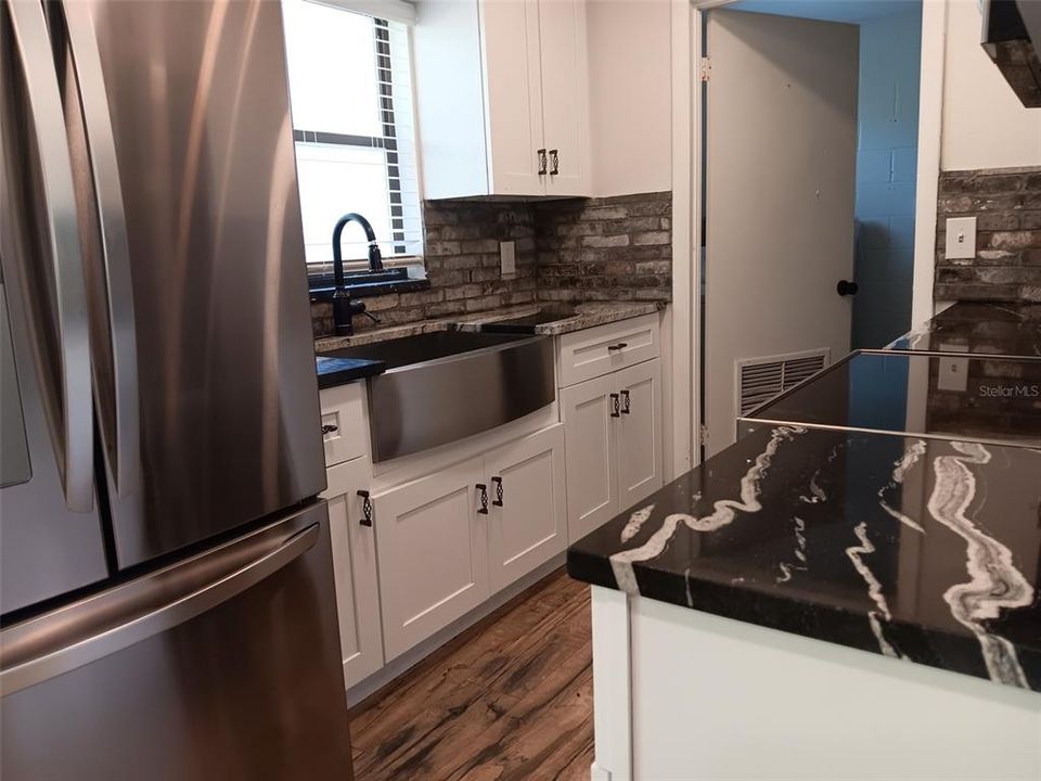 For Sale: $267,000 (3 beds, 2 baths, 1256 Square Feet)