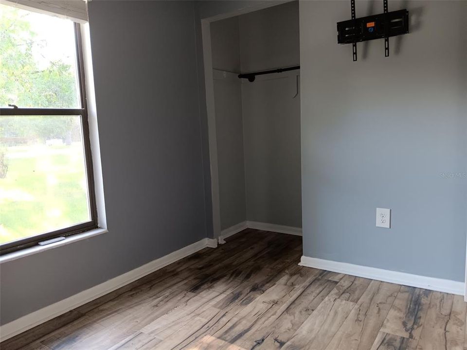 For Sale: $267,000 (3 beds, 2 baths, 1256 Square Feet)