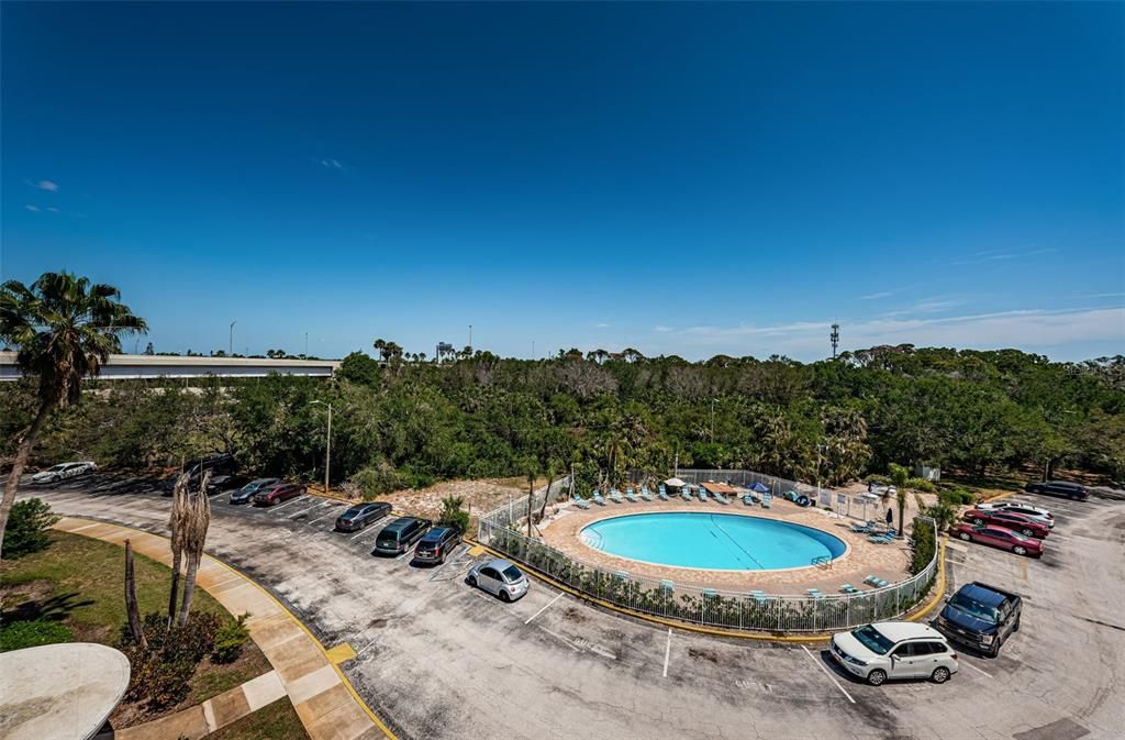 For Sale: $79,000 (1 beds, 1 baths, 708 Square Feet)